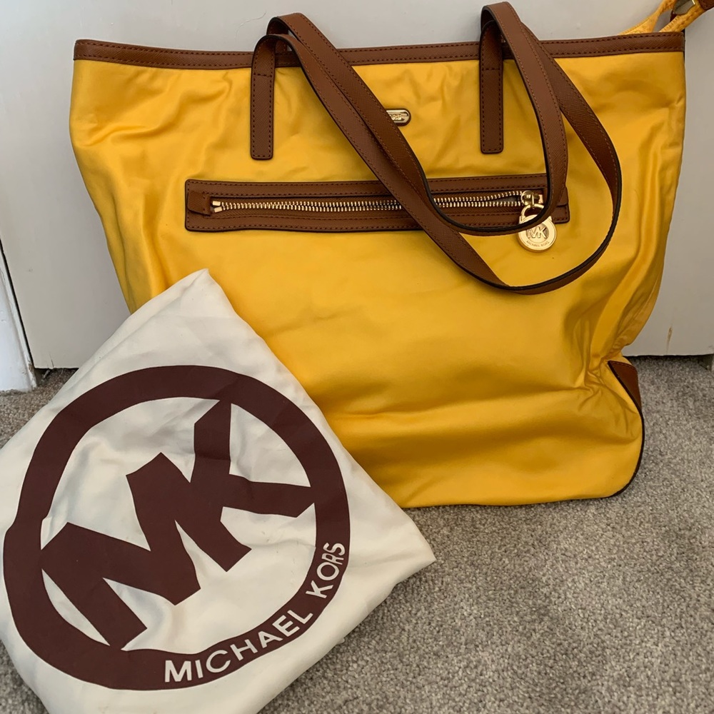 Authentic Michael Kors Shoulder Bag!